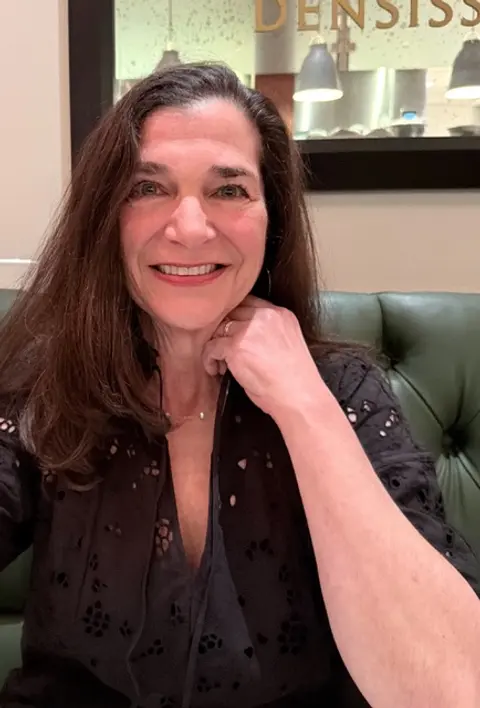 EP 248: FROM HOLLYWOOD TO BUILDING AND SELLING A BRAND WITH SARA STEIN