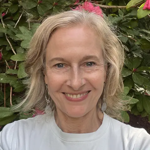 Close Up Radio Spotlights Landscape Designer Michelle LeMoine of Verde Gardens