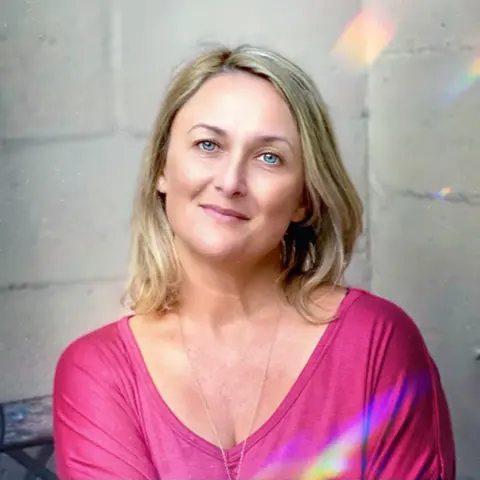 Spiritual Medium Reveals How to Connect with Deceased Loved Ones