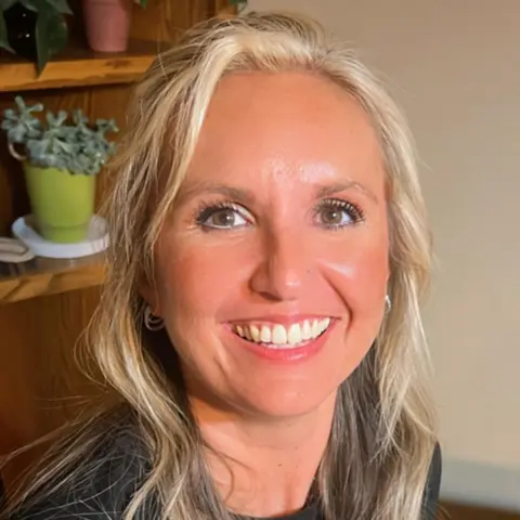 Close Up Radio Spotlights Experienced ER Nurse Melissa Frager