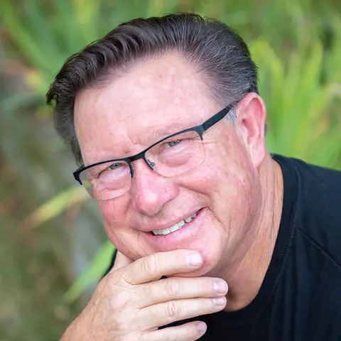 Close Up Radio Spotlights Author, Entrepreneur, and Church Leader Darran Crager
