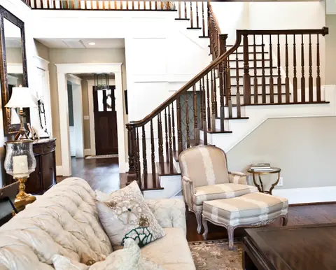 Decorate Like a Pro - Living Room Edition