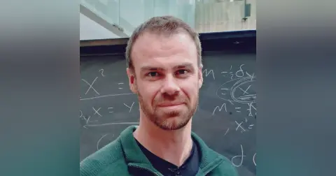 Quantum information theory sheds light on quantum gravity