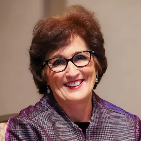 Close Up Radio Welcomes Back Author and Publisher Renee Goodwin