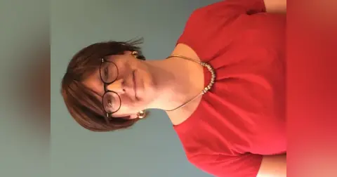 Barbara talks to Susan Howland, Program Director of the Alzheimer's Association
