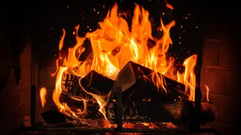 Fireplace White Noise 🔥 Crackling Fire & Burning Logs | Relaxing Fireplace Sounds 24/7