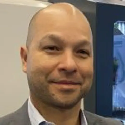 Getting Customers to Buy an Unfamiliar Brand, With Salim Awad–EP 186