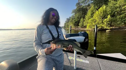 EP. 338 Insight into Tournament Fishing: Lorraine Parkinson's Debut in Competition