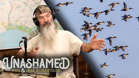 Ep 329 | The Greatest Duck Hole Phil Has Ever Seen & Why Jase Doesn’t Knock on Doors