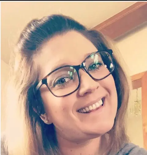 Episode 42 Hashimotos, Psoriasis, Fibromyalgia & Lupus & Jumping Out Of A Plane