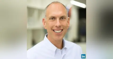 How Peer Reviews Are Reshaping Enterprise Software Buying in the AI Era