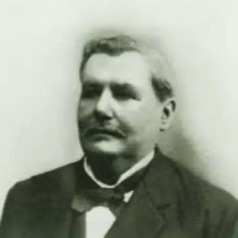 #1077 Manuel Fernández Juncos: periodista, escritor y pedagogo