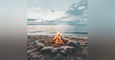 Campfire & Ocean Waves White Noise | 8 Hours of Calm and Relaxation