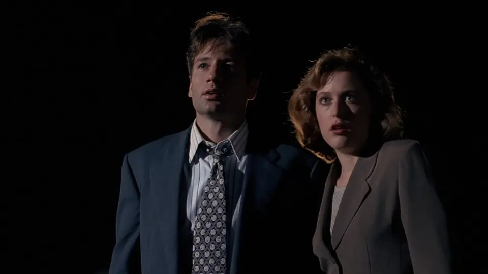 The X-Files Season 1, Ultimate Guide, Mulder & Scully