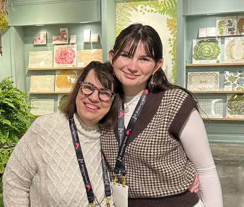 EP 253: WHAT IT TAKES TO CREATE A STORE CUSTOMERS REMEMBER WITH BARBARA & JILLIAN