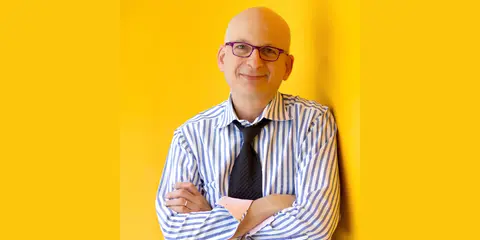 Seth Godin on Why Most People Stay Mediocre and How Entrepreneurs Can Break Free