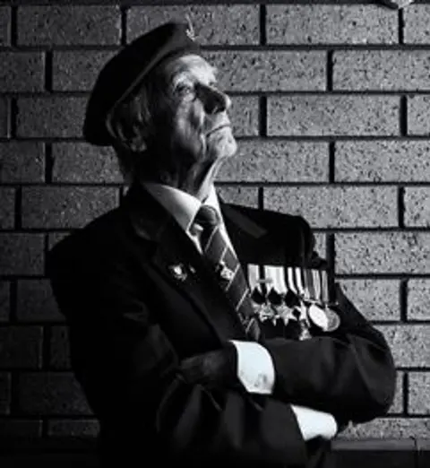 41 Wilf Shaw 4 - A last coffee - WW2 history - Interview