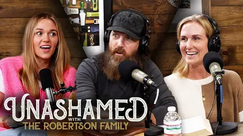 Ep 975 | Korie Drops a New Movie Hint & Jase Texts Sadie at the Wrong Number for YEARS