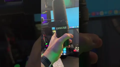Crank Up Your Audio with the Legendary Shure SM7B Microphone