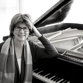 Liz Kinnon Profile Photo