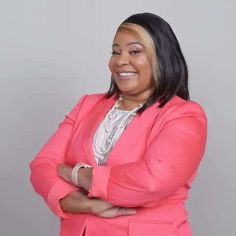 Close Up Radio Spotlights Camele Barrett of Edge Consulting Group