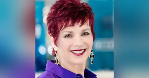 Close Up Radio Spotlights Empowerment Coach and Author Sanar Alixandyr of The White Peacock Center for Healing