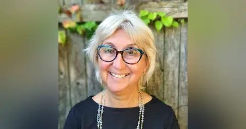 Part 1: Close Up Radio Spotlights End-of-Life Doula Susan Bliffert of Dying - With Dignity