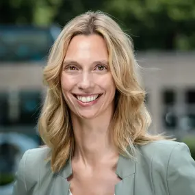 Julia Binder Profile Photo