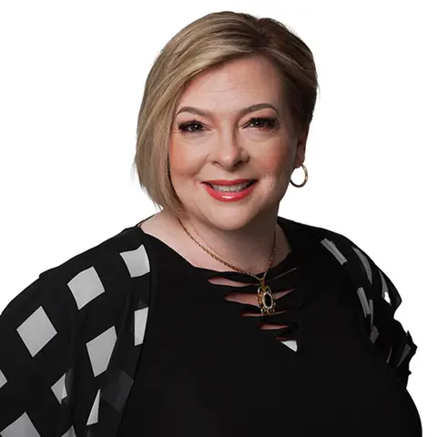 Close Up Radio Spotlights Entrepreneurial Coach Elaine Lankford of She Steps Forward
