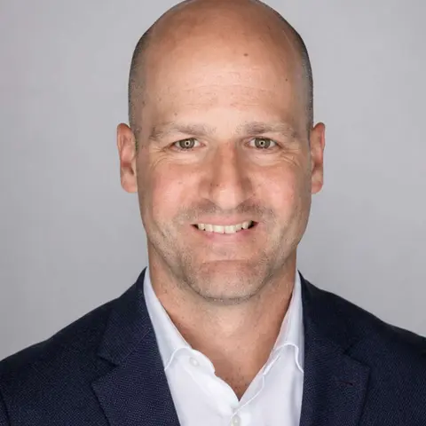 How to Make Hotels More Profitable and More Human - Alex Cabañas