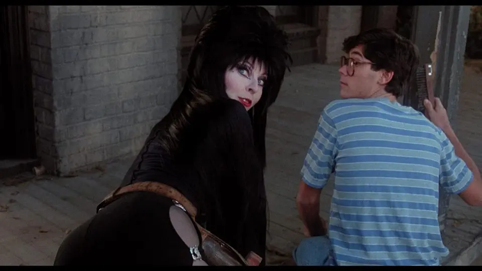 elvira-mistress-of-the-dark-film-still-2.jpg elvira-mistress-of-the-dark-film-still-