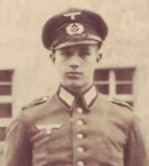 49 Christmas at War 2019 Second World War
