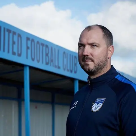 “Take the Meeting” and “Get Some Scars” with Phil Smith, Vice-Chairman/Owner of Ossett United FC and Former Manchester United Executive