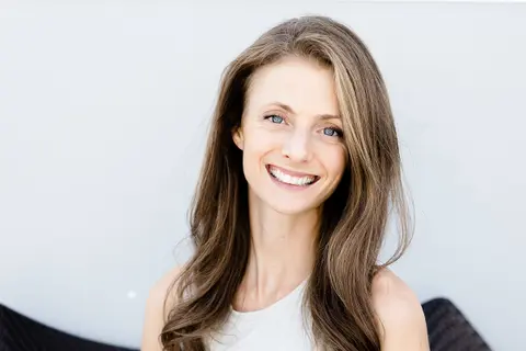 Daily Distance #43: Making Your "I Don't Have Time For This" List with Marie Goodman