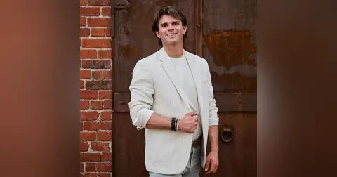 Close Up Radio Spotlights Real Estate Agent Payne Sharpley of Payne Sharpley Group