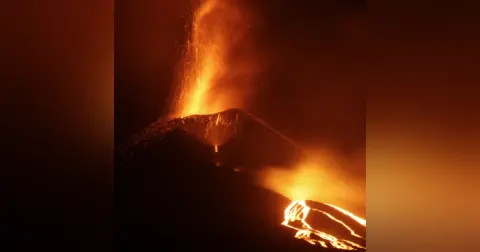 Earthquakes & Volcanoes