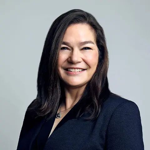Close Up Radio Spotlights Top Immigration Attorney Julie Aponte of J. Aponte & Associates