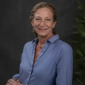 Elizabeth Parsons Profile Photo