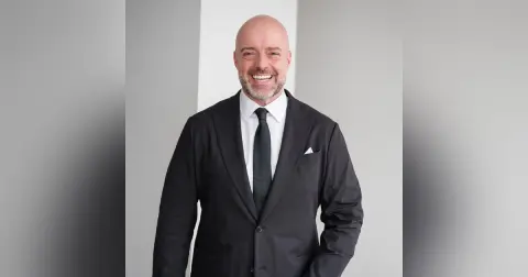 Close Up Radio Spotlights Public Speaking Coach and Author Dean Griess