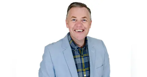 Wayne Burns: A showman through and through