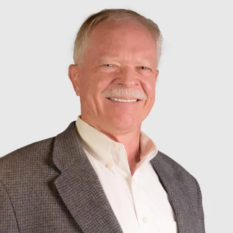 Part 1: Close Up Radio Spotlights Author and Master Fitness Trainer David Emerson Frost of Well Past Forty LLC