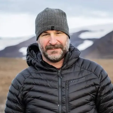 « 10 000 expérimentations » | S’enflammer pour l’Arctique