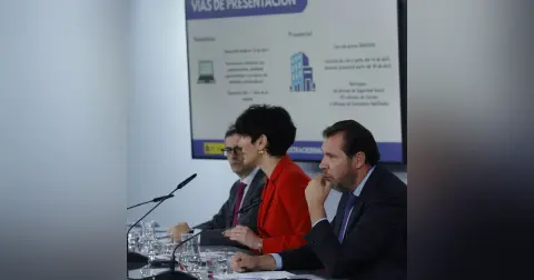 Tertulia de Herrero: El Gobierno sale en bloque contra el juez Peinado
