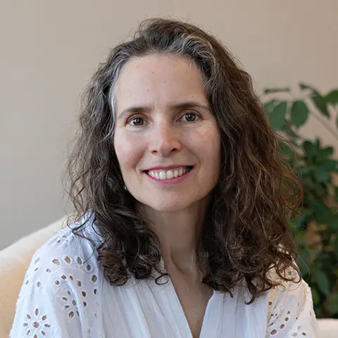 Close Up Radio Welcomes Back Integrative Health Coach Lenore Shepard of Coaching With Lenore
