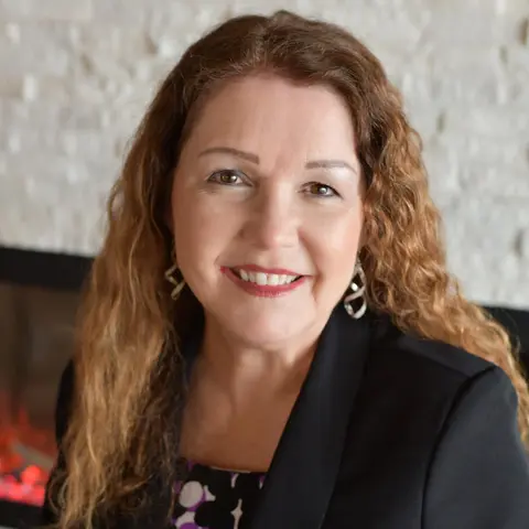 Close Up Radio Spotlights Debbie Compton of The Purple Vine
