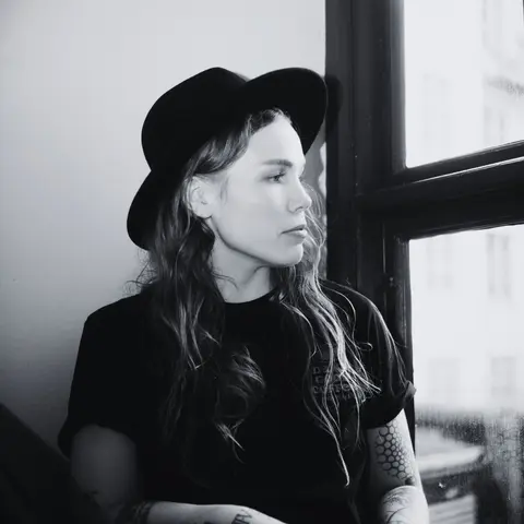 Navigating Self-doubt, Addiction and Virtuosity as an Independent Musician w/ Rebecca Mardal
