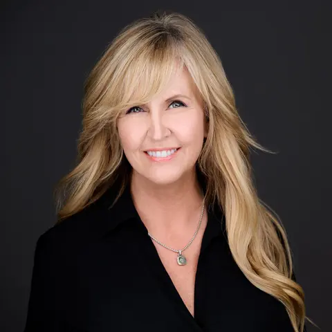 Close Up Radio Spotlights Divorce Speaker and Author Kristy Bailey of The Divorce Upside