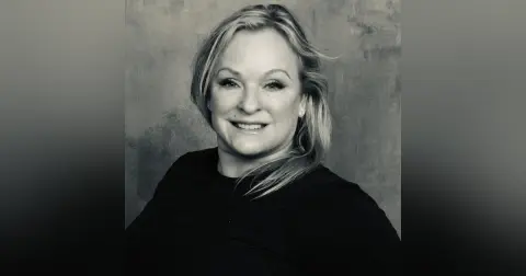 Close Up Radio Spotlights Astrologer Carrie Lever, Pen Author Khieri