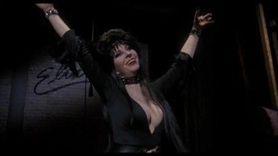 elvira-mistress-of-the-dark-01.jpg Elvira Mistress of the Dark (1988 movie)