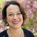 Close Up Radio Spotlights Nurse and Wellness Coach Yolanda Hammond of Wellness Ease